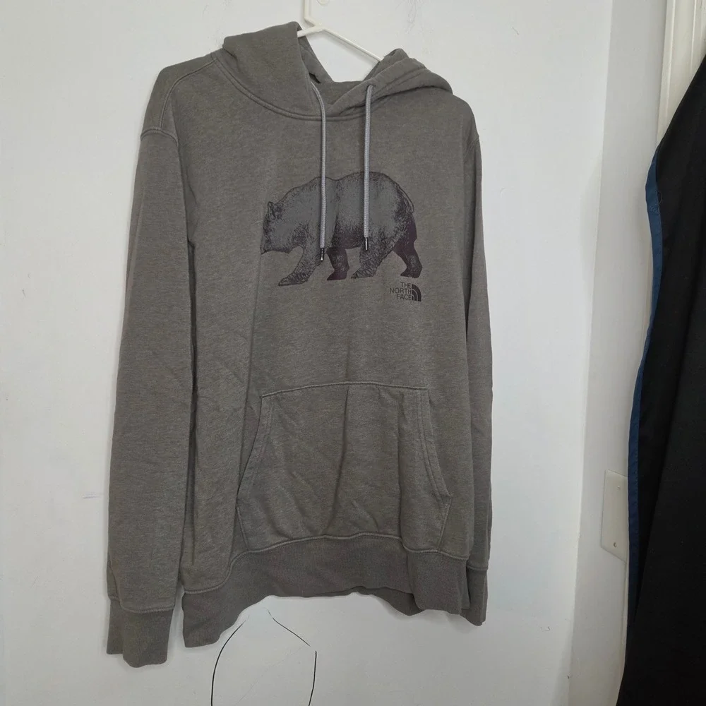 The North Face Mens Grizzly Bear Graphic Hoodie Grey XL Fleece Pullover